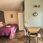 Apartments Tin